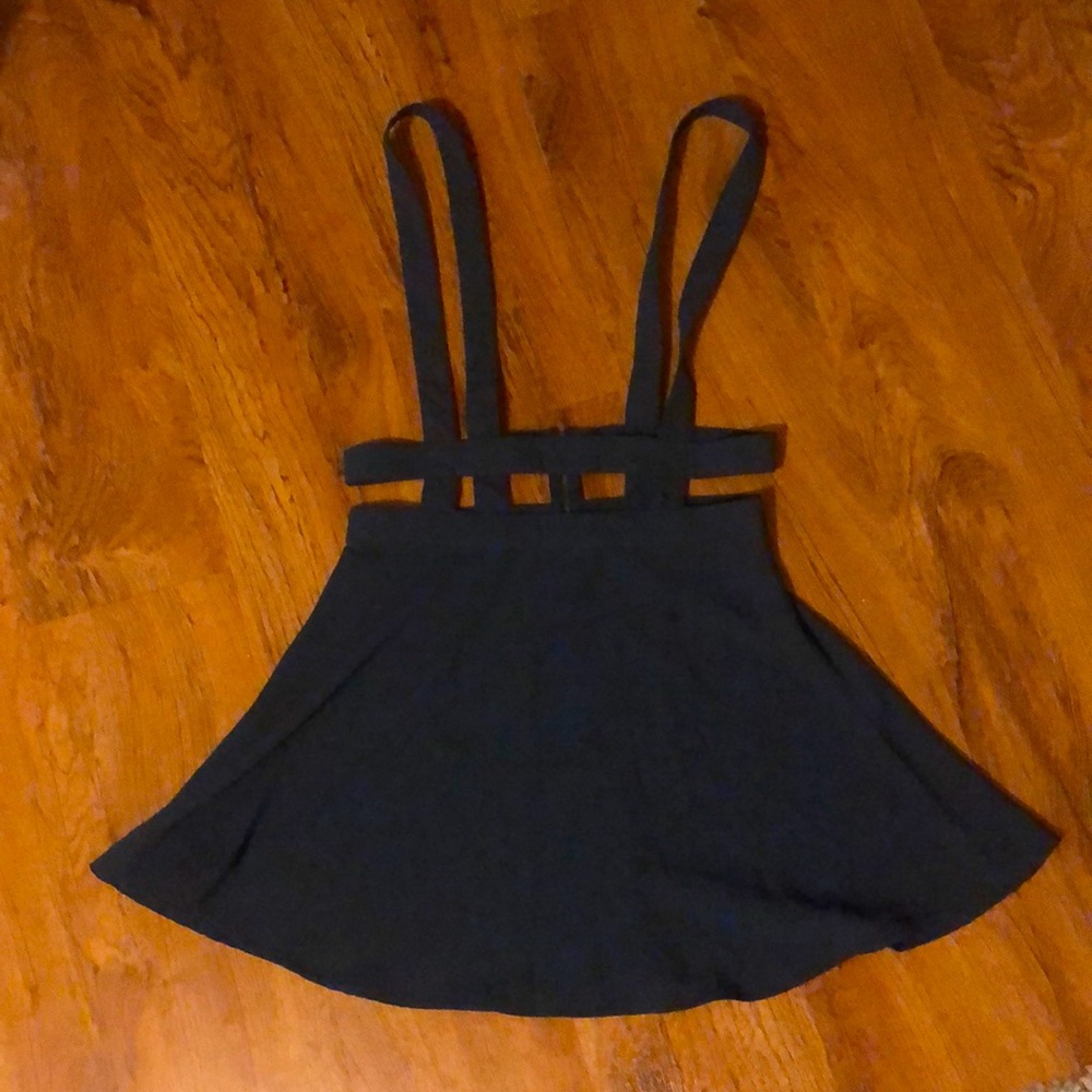 Flowy mini skirt